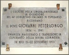 targa dedicata a G.Peterlongo nel Passaggio omonimo, Trento